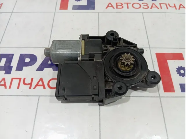 Моторчик стеклоподъемника переднего правого Renault Megane 807301111R
