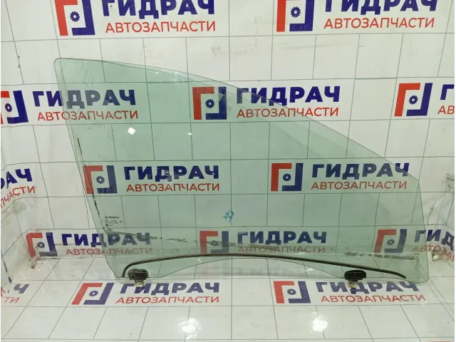 Стекло двери передней правой Renault Megane 803000014R