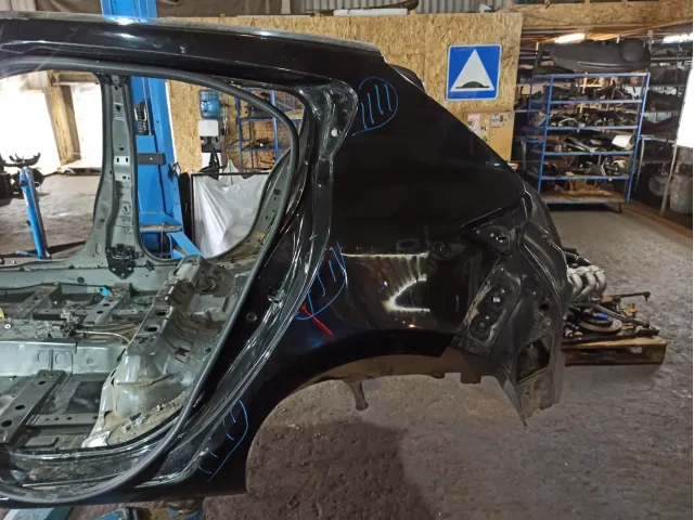 Крыло заднее левое Renault Megane