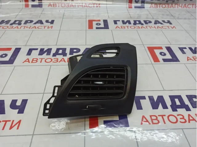 Дефлектор воздушный Renault Megane 687606450R