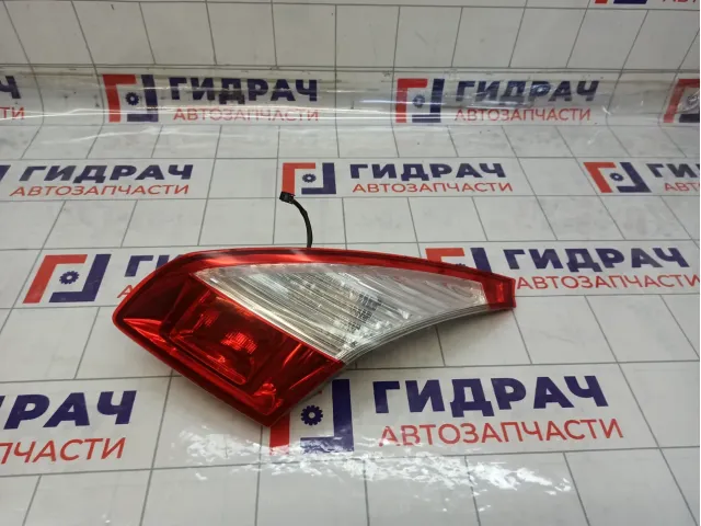 Фонарь задний внутренний правый Renault Megane 265500037R