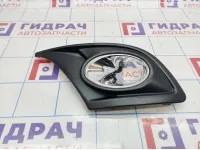 Решетка в бампер правая Renault Megane 3 623832687R.