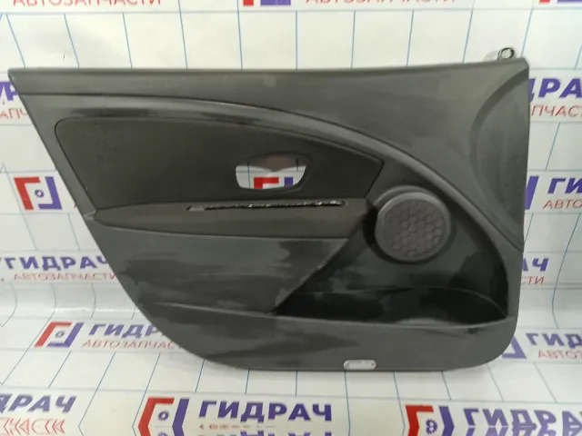 Обшивка двери передняя левая Renault Megane 3 809018813R.