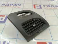 Дефлектор воздушный левый Renault Megane 3 687615416R.