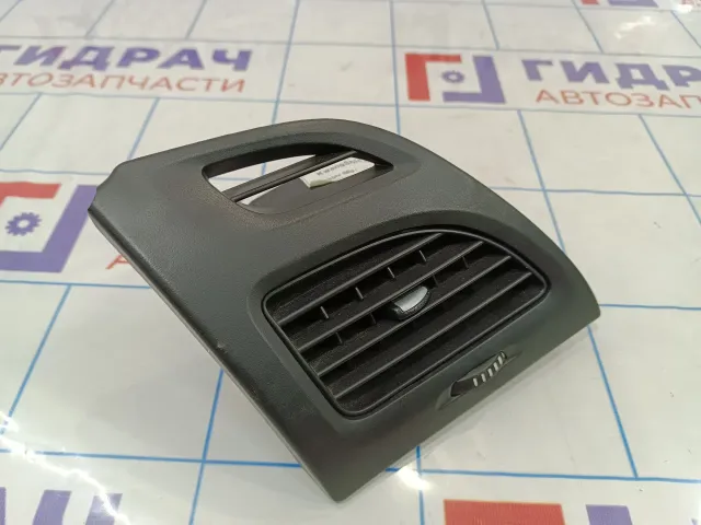 Дефлектор воздушный левый Renault Megane 3 687615416R.