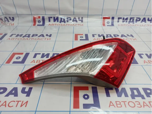 Фонарь задний внутренний левый Renault Megane 3 265550039R.