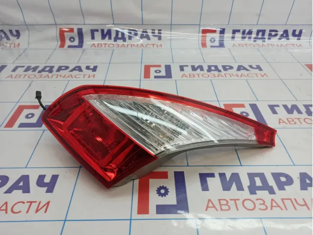 Фонарь задний внутренний правый Renault Megane 3 265500037R.