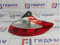 Фонарь задний наружный правый Renault Megane 3 265500036R. Царапина.
