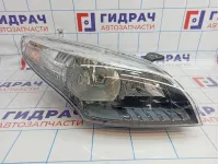Фара правая Renault Megane 3 260105680R. Дефект корпуса.
