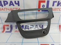 Накладка магнитолы Renault Megane 3 682603808R.