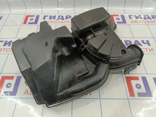 Резонатор воздушного фильтра Renault Megane 3 165856142R. Дефекты.