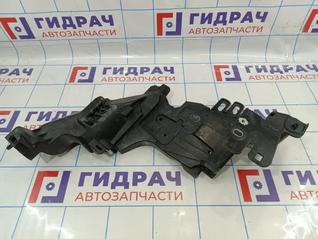 Кронштейн переднего бампера левый Renault Megane 3 622231851R.