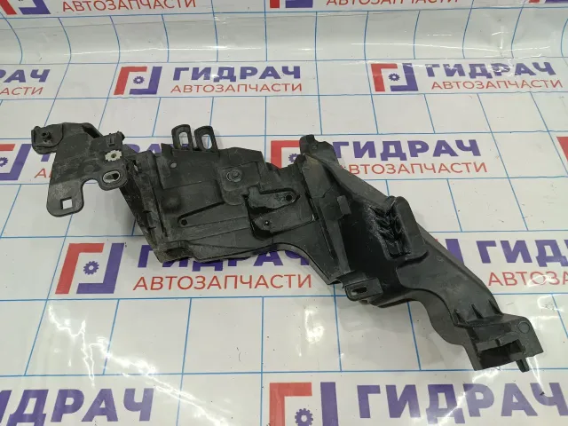 Кронштейн переднего бампера правый Renault Megane 3 622226146R.