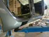 Порог со стойкой правый Renault Megane 3 764608869R.
