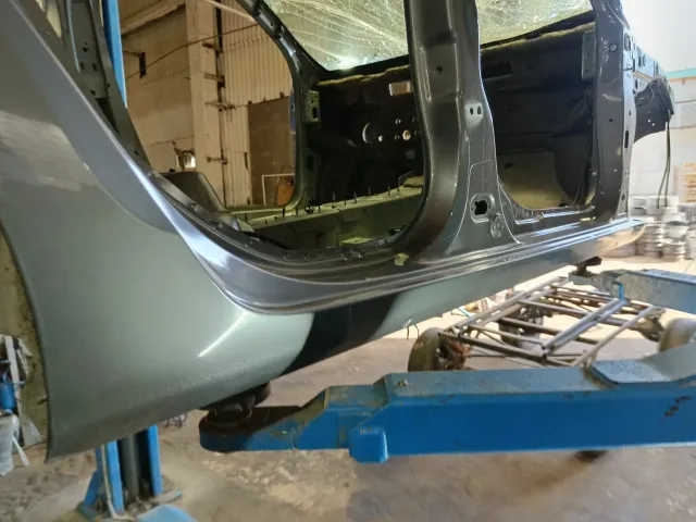 Порог со стойкой правый Renault Megane 3 764608869R.