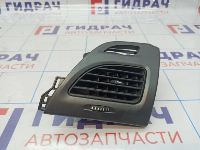 Дефлектор воздушный правый Renault Megane 3 687607366R.