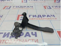 Крючок капота Renault Megane 3 656030006R. Крючок капота Renault Megane 3 656030006R.