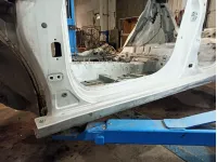 Порог со стойкой левый Renault Megane 3 764614016R. Дефект.