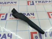Накладка на лобовое стекло правая Renault Megane 3 668620027R.