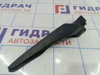 Накладка на лобовое стекло левая Renault Megane 3 668630027R.