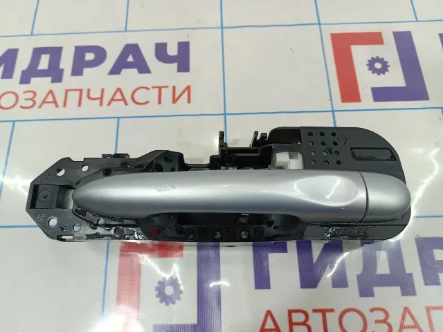 Ручка двери наружная правая Renault Megane 3 .