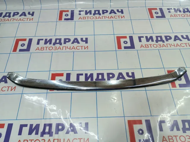 Накладка переднего бампера центральная Renault Megane 3 620789308R. Дефект.