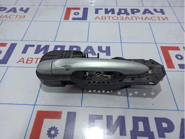 Ручка двери задней наружная левая Renault Megane 3 . Дефект.