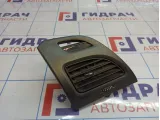 Дефлектор воздушный левый Renault Megane 3 687615416R.