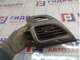 Дефлектор воздушный левый Renault Megane 3 687615416R.