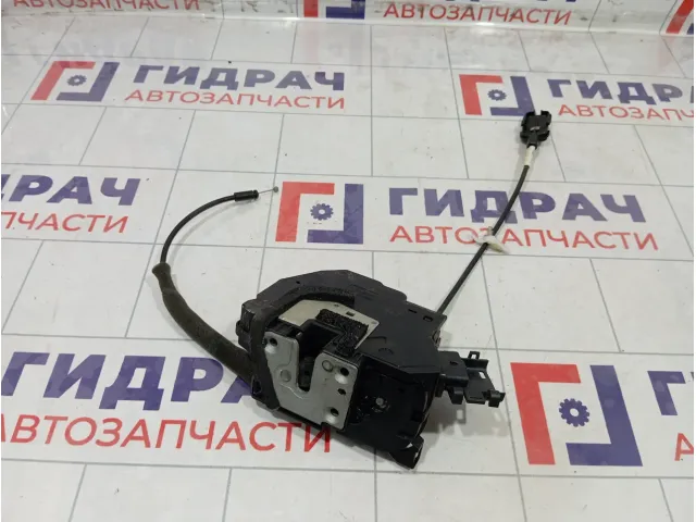Замок двери задней левой Renault Megane 825036505R