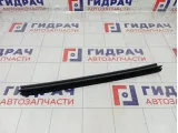 Уплотнитель стекла заднего правого Renault Megane 823300038R