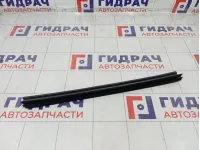 Уплотнитель стекла заднего правого Renault Megane 823300038R