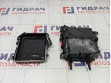 Корпус блока предохранителей Renault Megane 284B10002R