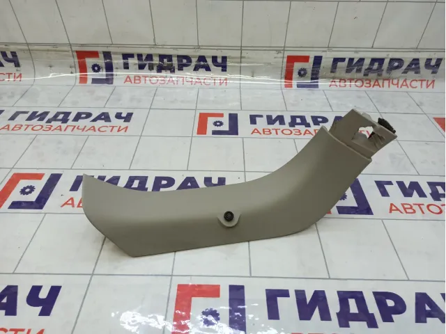 Обшивка двери багажника левая Renault Megane 909030005R