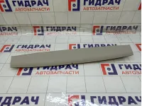 Обшивка двери багажника центральная Renault Megane 909040006R