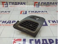 Дефлектор воздушный правый Renault Megane 687606450R