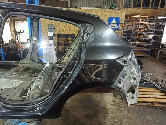 Крыло заднее левое Renault Megane