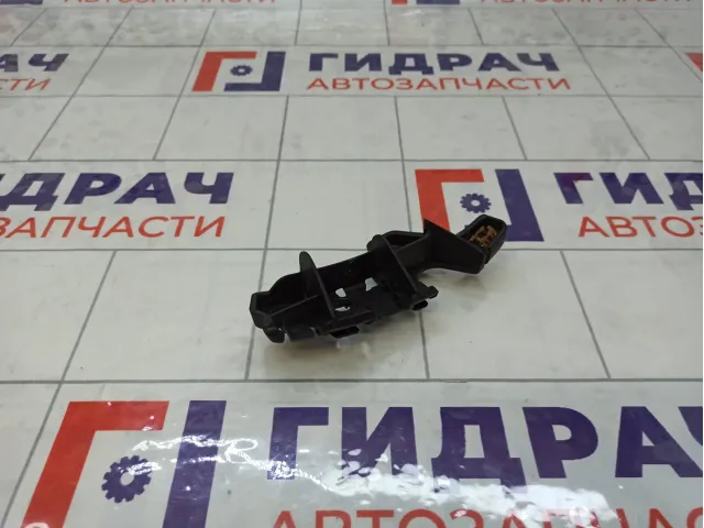 Направляющая бампера переднего правая Renault Megane 620940002R