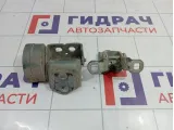 Петли двери передней правой Renault Megane 2