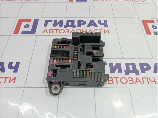Блок предохранителей Renault Megane 2 8200306033A