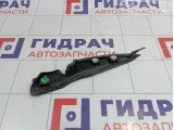 Накладка решетки стеклоочистителя левая Renault Megane 2 8200100590