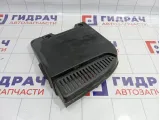 Крышка аккумулятора Renault Megane 2 8200302466