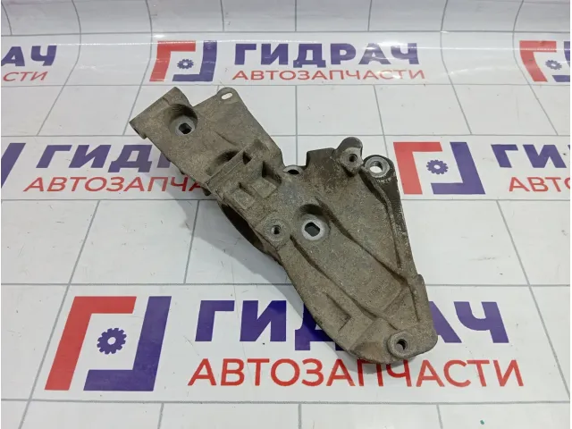 Кронштейн генератора Renault Megane 2 8200327134