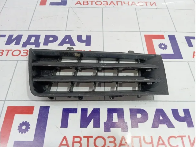 Решетка радиатора левая Renault Megane 2 8200114156