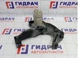 Кронштейн фары левой Renault Megane 2 8200137495