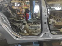 Порог со стойкой правый Renault Megane 2