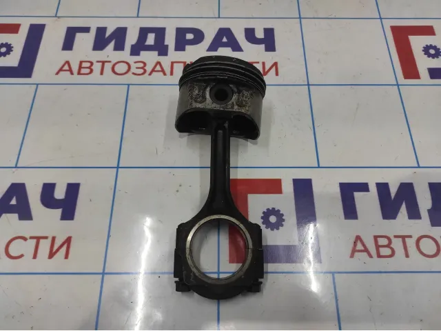 Поршень с шатуном Renault Megane 2 121009455R
