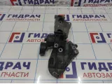 Кронштейн генератора Renault Megane 2 8200242569