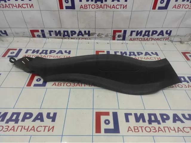 Обшивка стойки задней правой нижняя Renault Megane 2 8200114429
