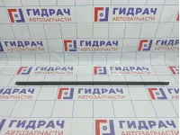 Накладка стекла двери передней левой Renault Megane 2 7701474537